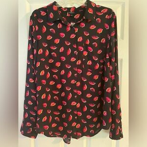 BNWT Torrid size 2 lips print long sleeve button down